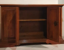 Madia Credenza in noce massello di Artigianale in stile classico scontata -53%