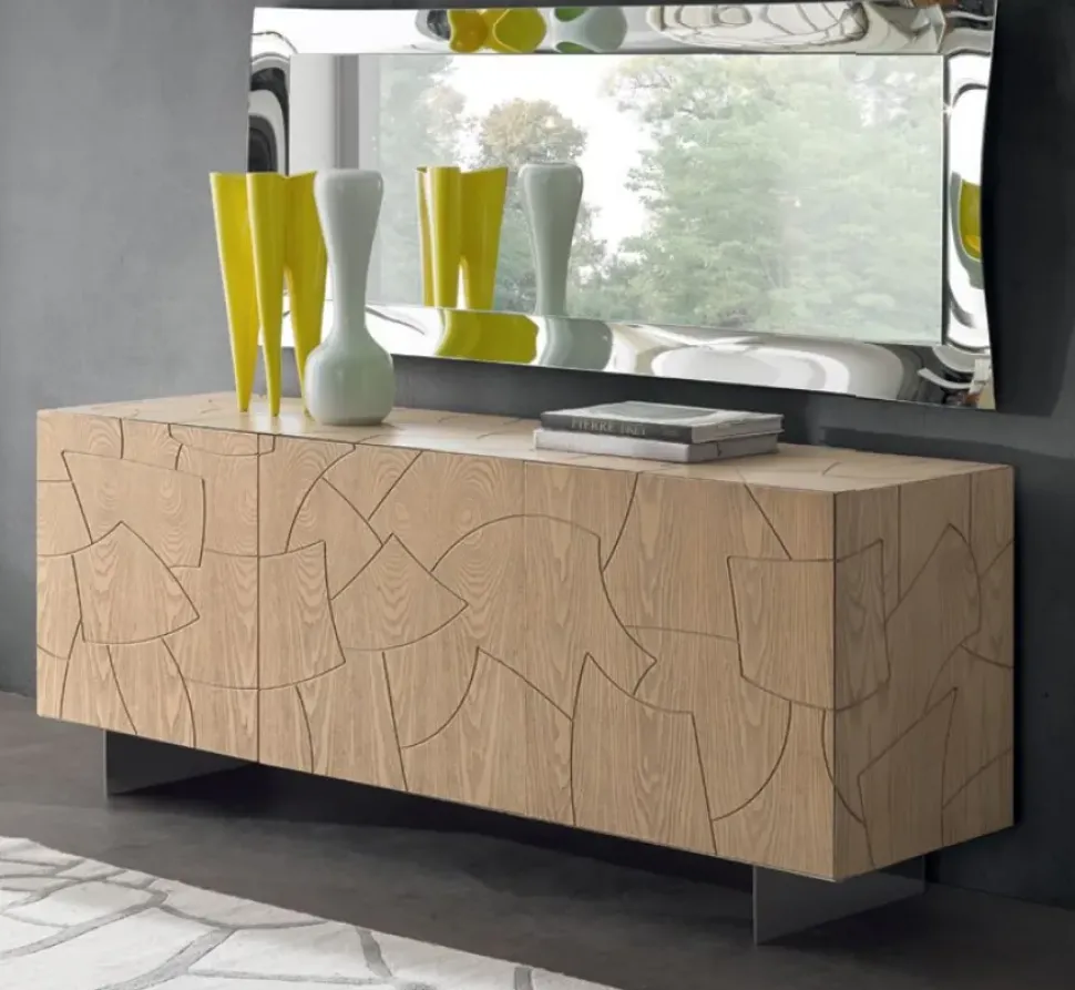 Madia Cupboard anta intagliata di Collezione esclusiva in stile design in offerta