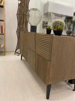 Madia Design di Devina nais in stile design scontata