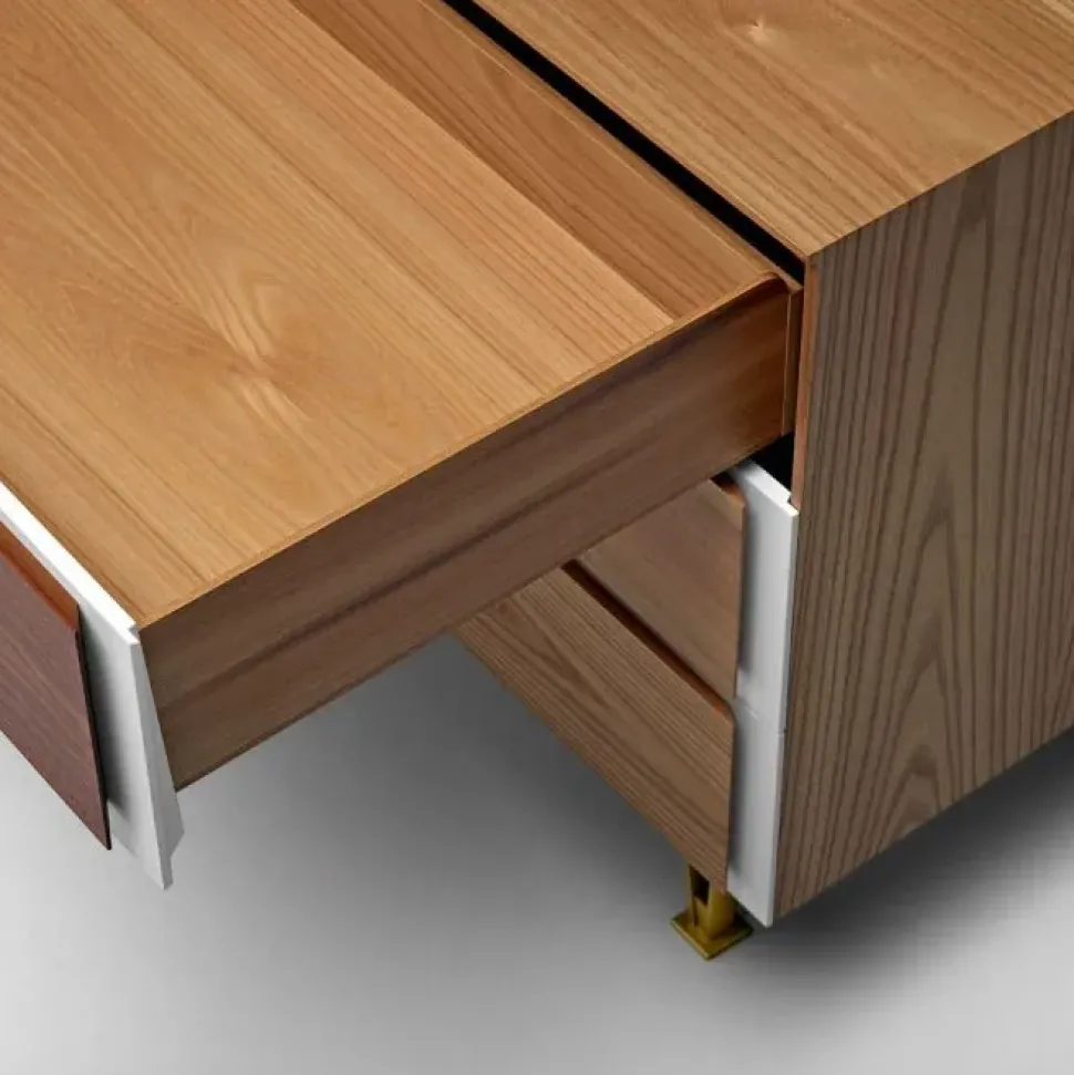 Madia di Molteni & c in legno D.655.2 a prezzo riservato