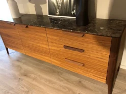 Madia di Porada in legno Atlante in Offerta Outlet