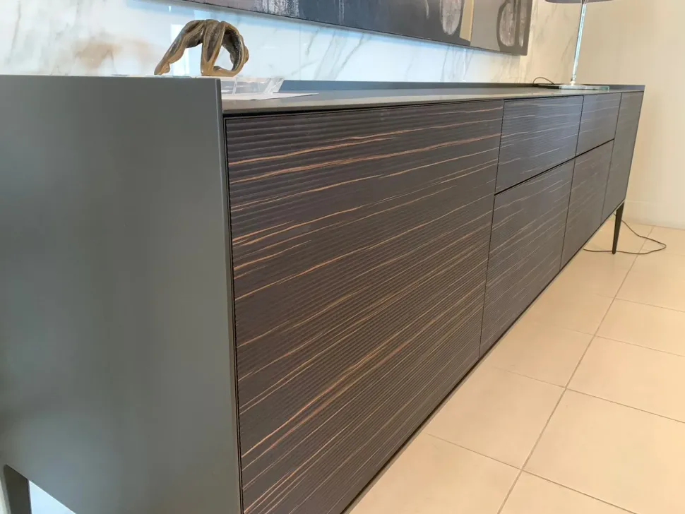 Madia di Rimadesio in laccato opaco Self bold a prezzo riservato