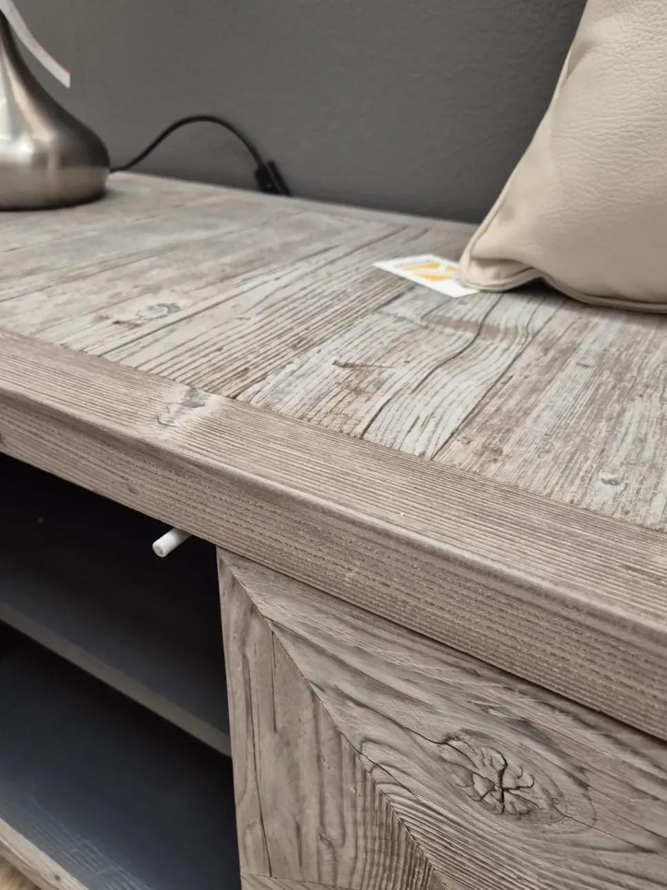 Madia in stile classico Legno vecchio di Dialma brown in Offerta Outlet