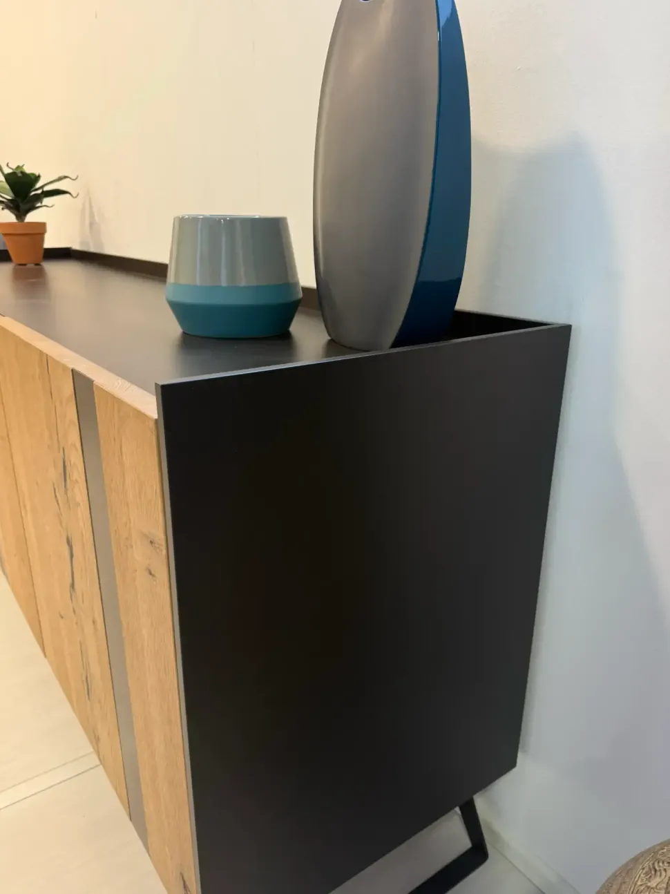 Madia in stile design Elly di Alta corte a prezzo Outlet