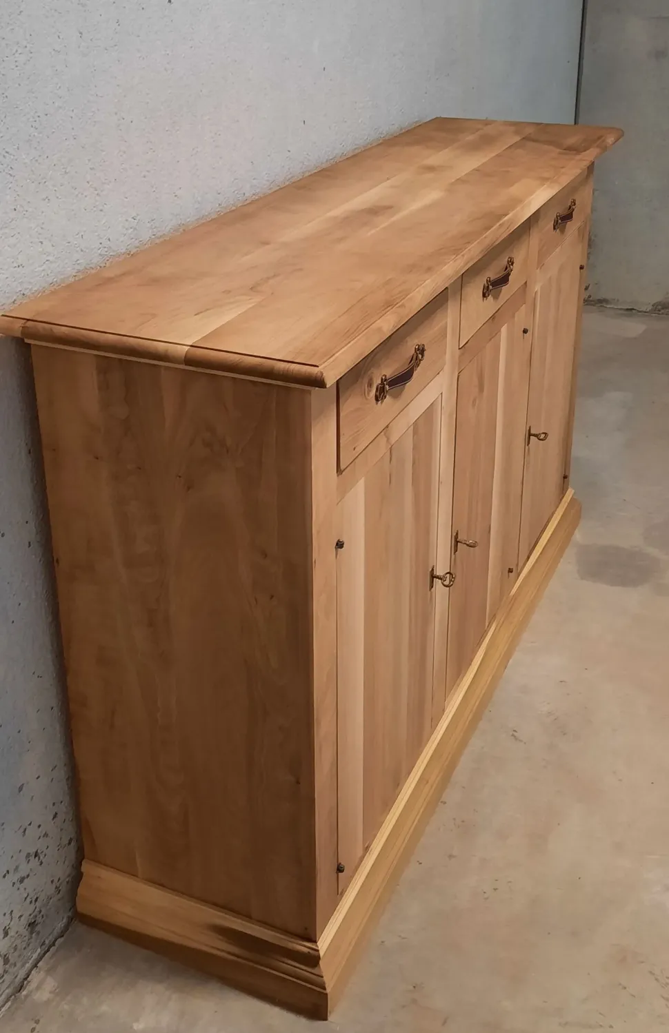 Madia in stile design Modello i solisti di Mobilificio bellutti a prezzo Outlet