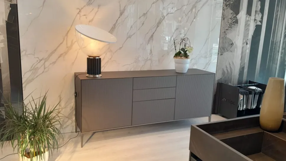 Madia in stile design Self di Rimadesio a prezzo scontato