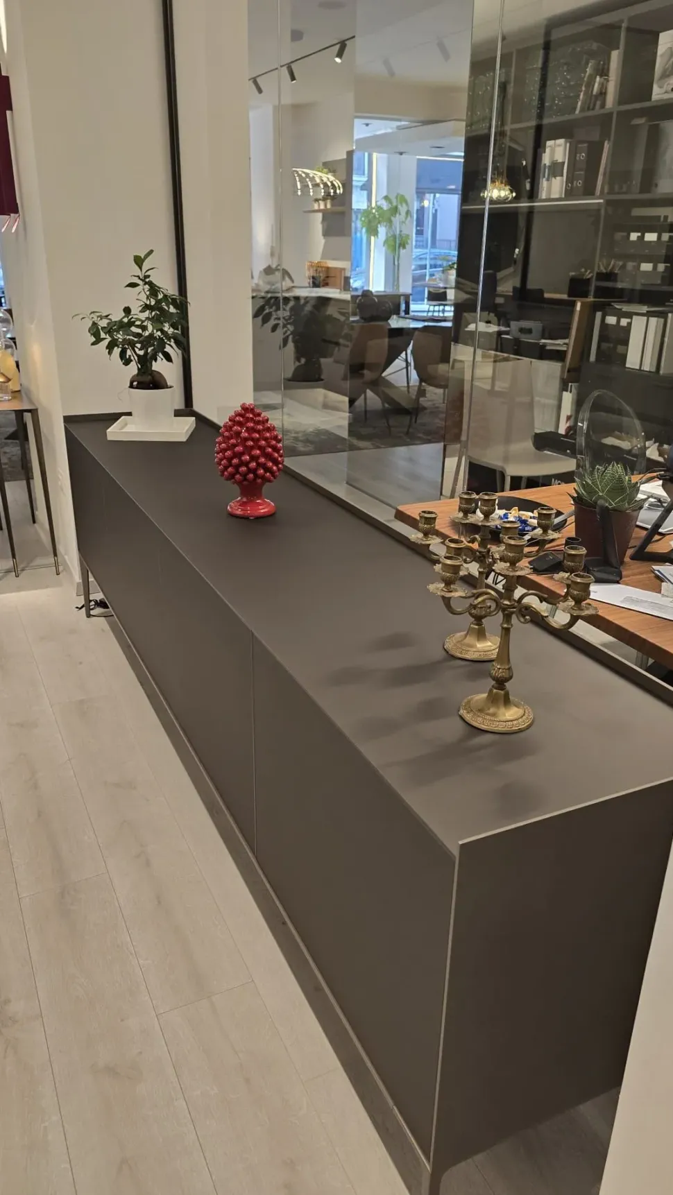 Madia in stile design Self bood di Rimadesio in Offerta Outlet