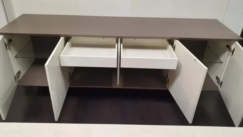 Madia in stile design Vegas di Ozzio in Offerta Outlet