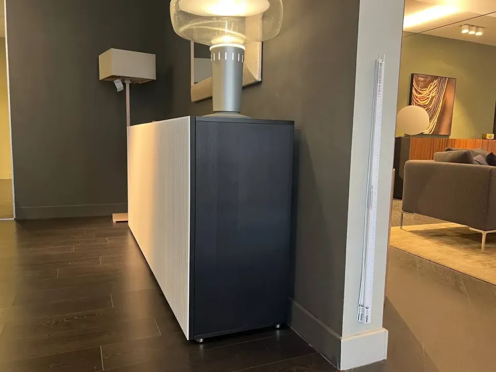 Madia in stile moderno Carlos di Horm scontata