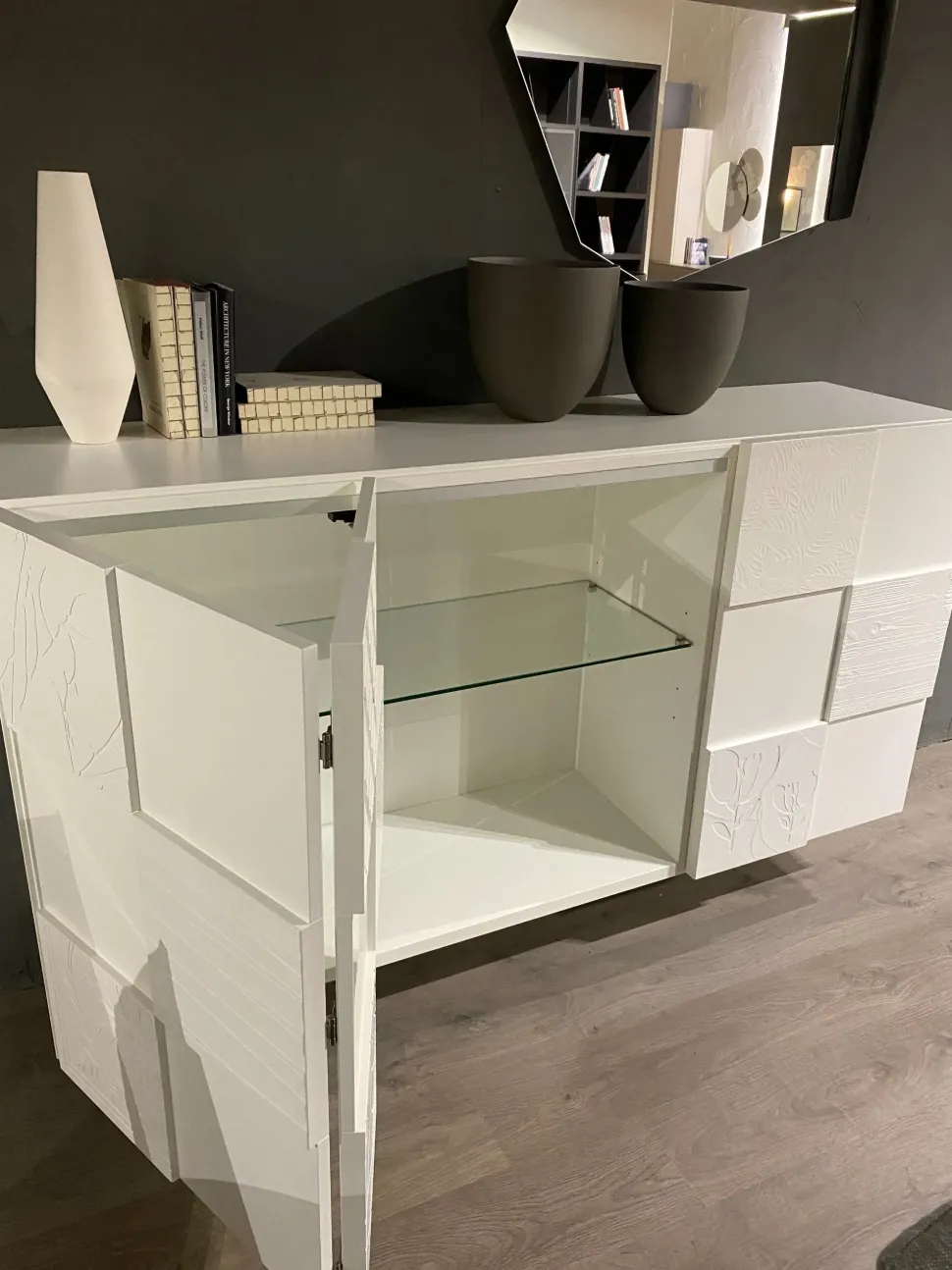 Madia in stile moderno Quadro surface di Capo d'opera in Offerta Outlet