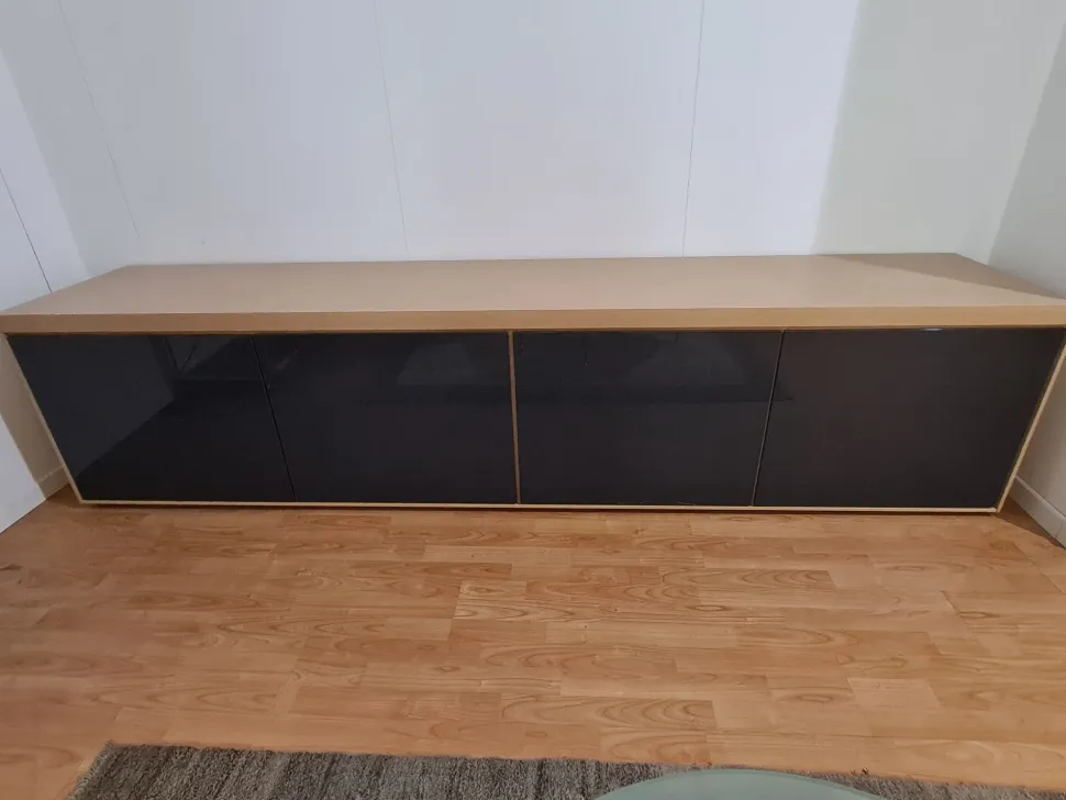 Madia in stile moderno Slim di Poliform in Offerta Outlet