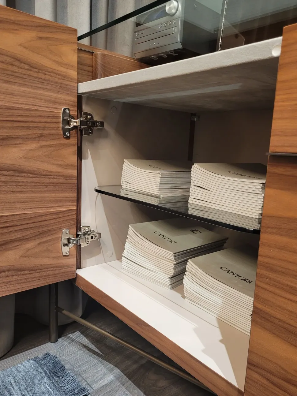 Madia modello Shanghai di Cantori in Offerta Outlet