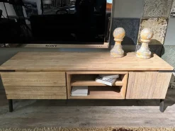 Madia modello Thinh di Collezione esclusiva a PREZZI OUTLET