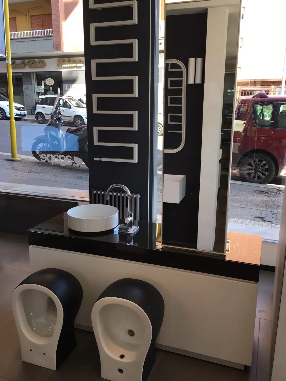 Makro mobile block ad isola Artigianale: mobile bagno a terra A PREZZI OUTLET
