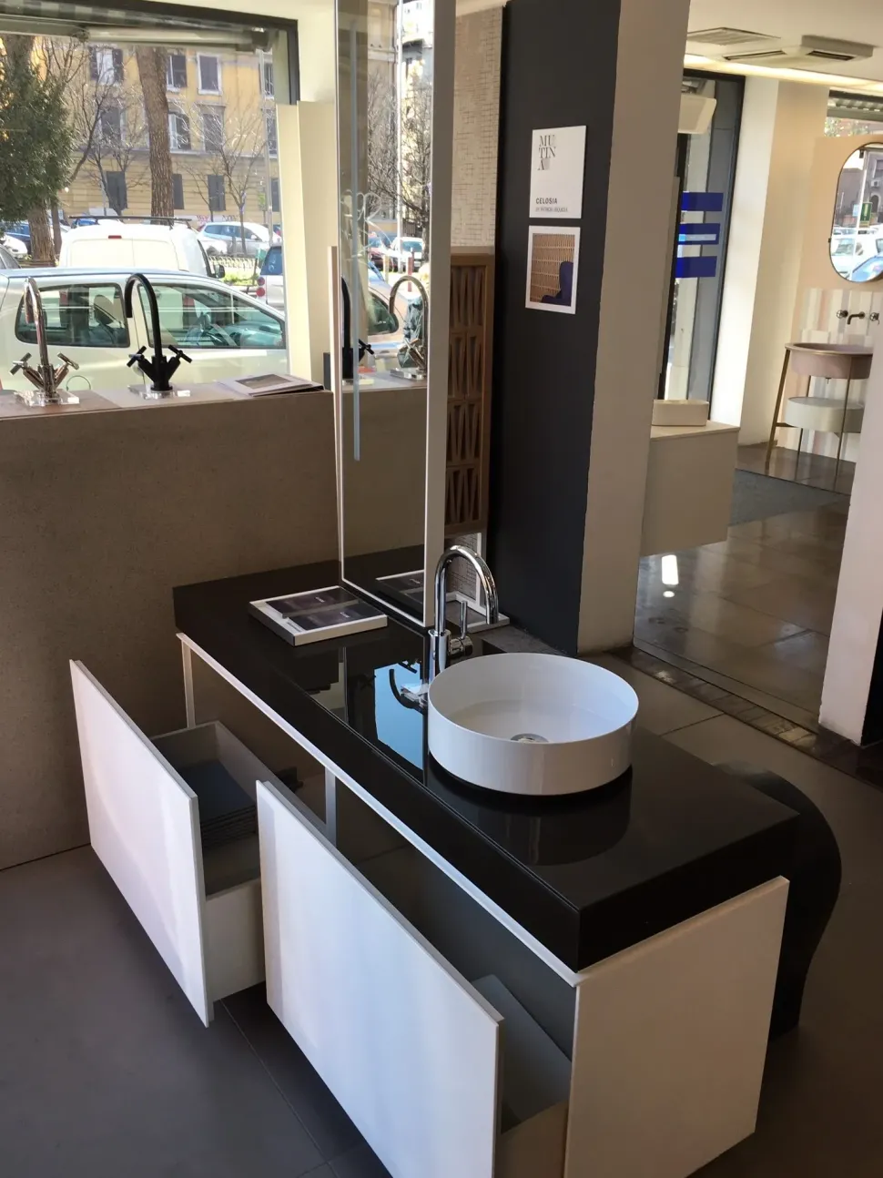 Makro mobile block ad isola Artigianale: mobile bagno a terra A PREZZI OUTLET
