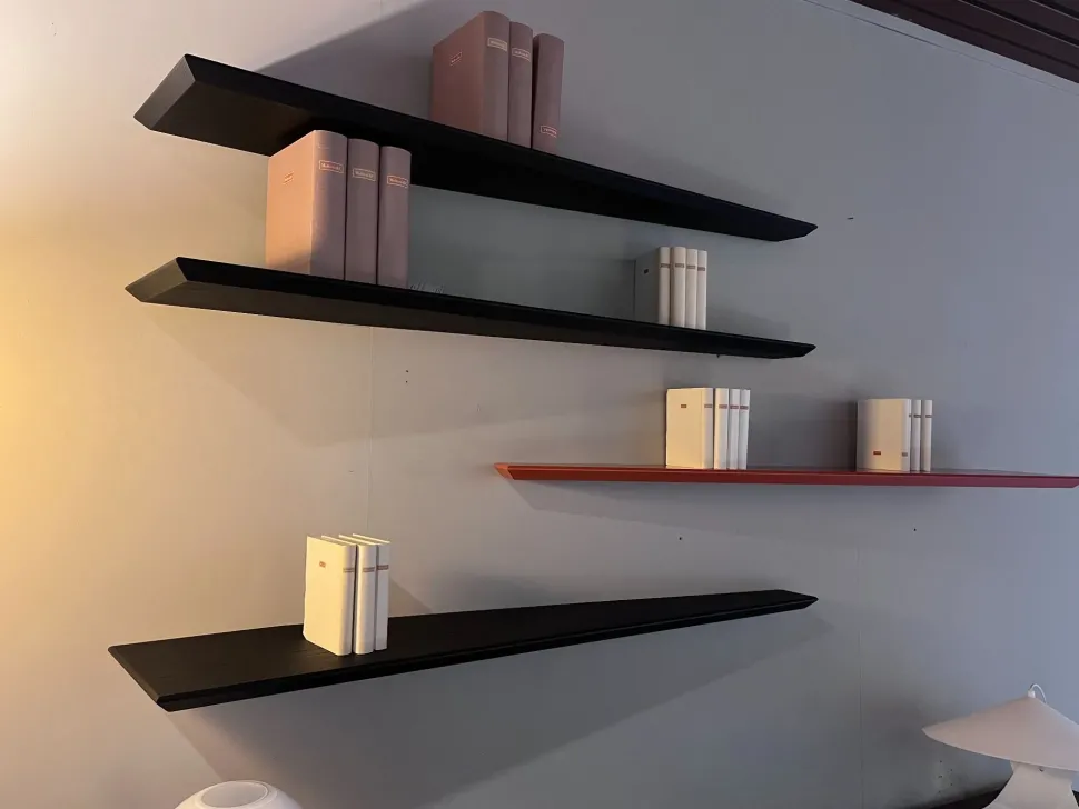 Mensola modello Serie 10 gradi in stile design di Molteni & c a prezzi convenienti