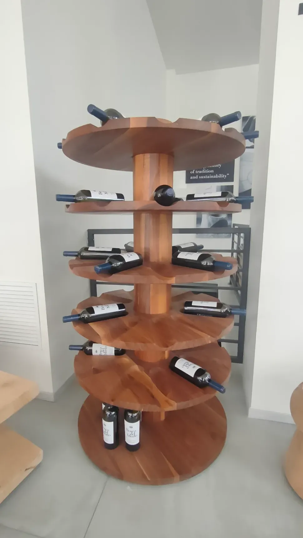 Mensola modello Wineround in stile design di Riva 1920 con forte sconto