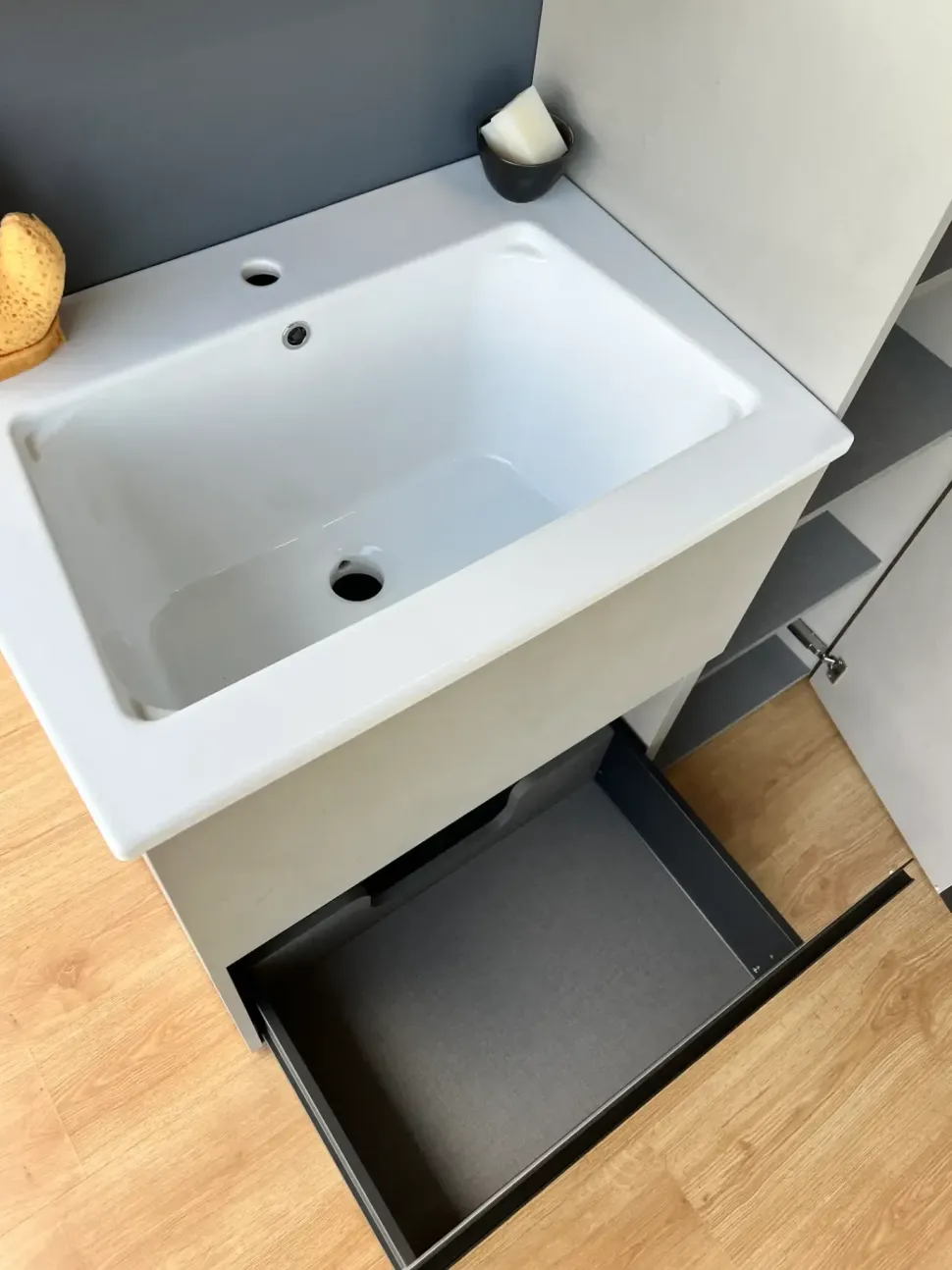 Mobile bagno moderno Laundry di Idealbagni in OFFERTA OUTLET - 40%