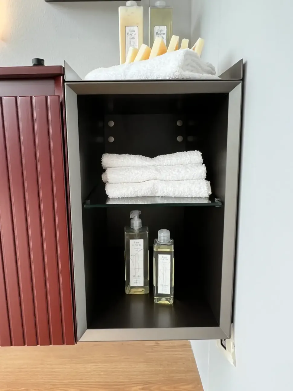 Mobile bagno sospeso Asia di Idealbagni SCONTATO - 42%