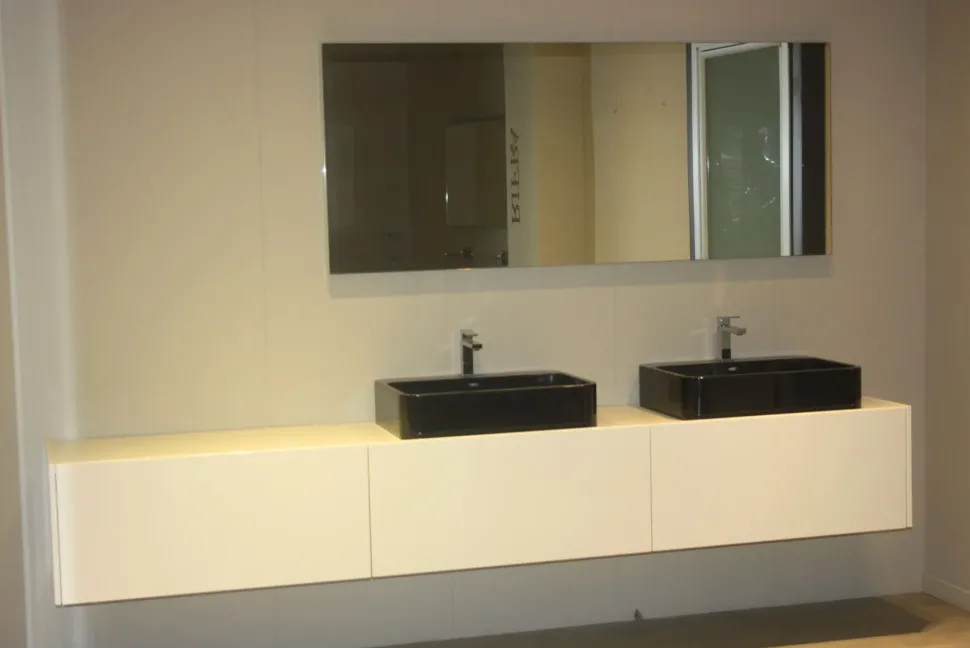 Mobile bagno Sospeso Less Rifra con forte sconto