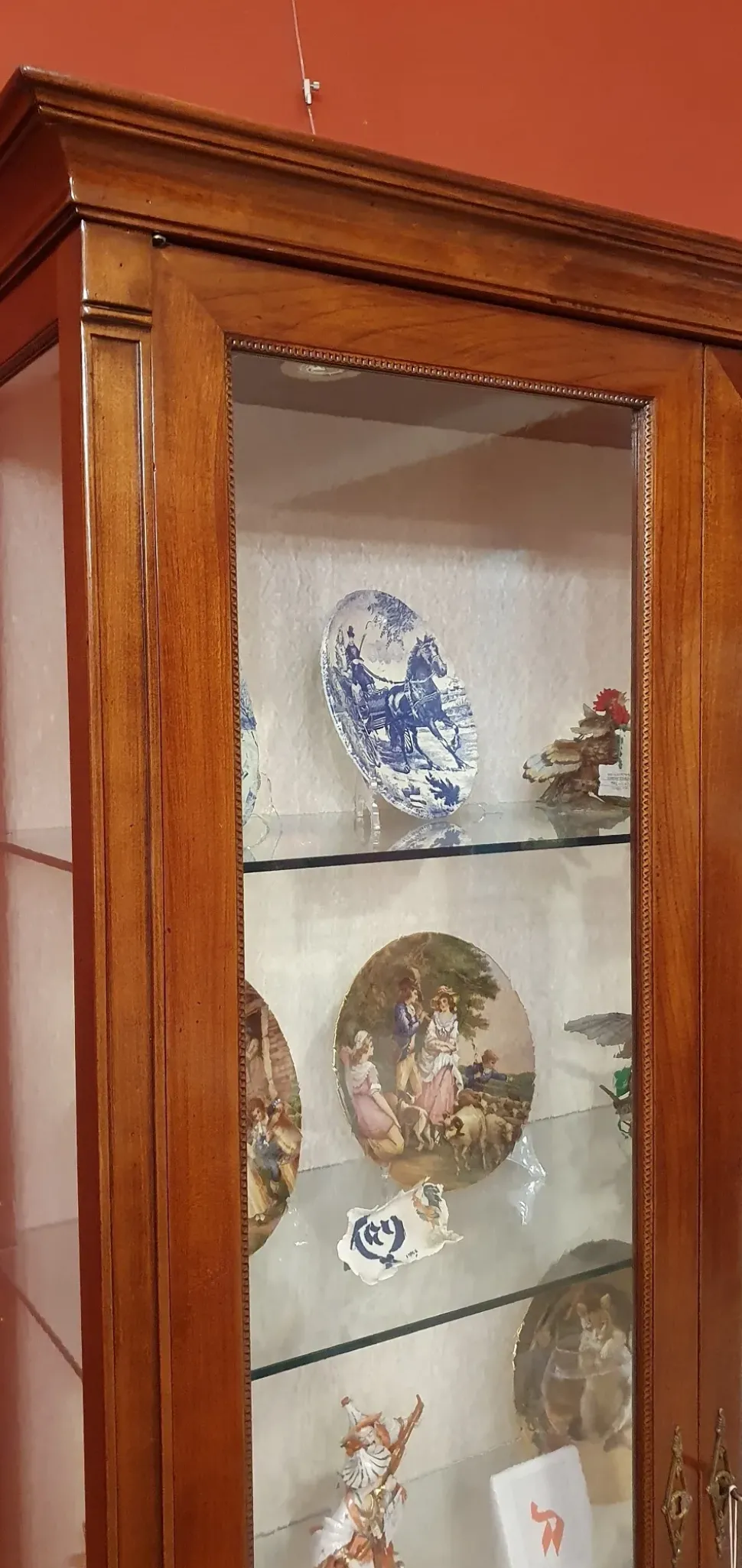 Mobile d'antiquariato modello Vetrina cristalliera in ciliegio a PREZZO SCONTATO