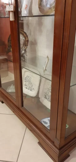 Mobile d'antiquariato modello Vetrina cristalliera in ciliegio a PREZZO SCONTATO