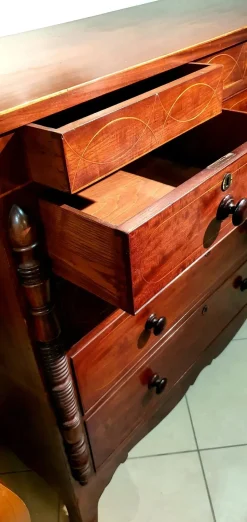 Mobile d'epoca modello Cassettone inglese a PREZZO SCONTATO