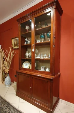 Mobile di Antiquariato in stile neoclassico con uno sconto del 51%