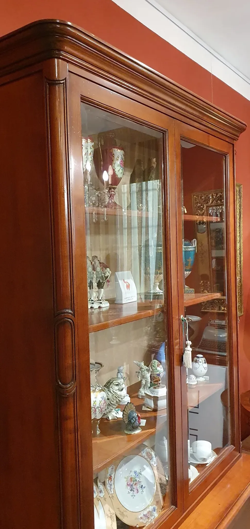 Mobile di Antiquariato in stile neoclassico con uno sconto del 51%