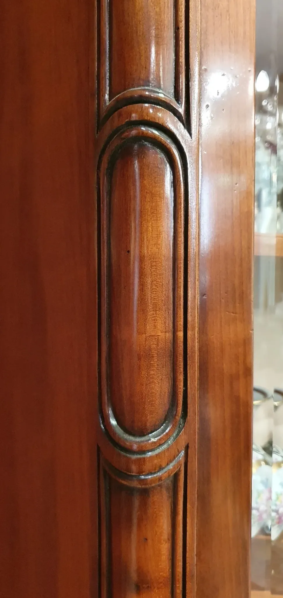 Mobile di Antiquariato in stile neoclassico con uno sconto del 51%