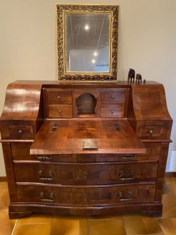 Mobile di Antiquariato in stile barocco con un ribasso imperdibile