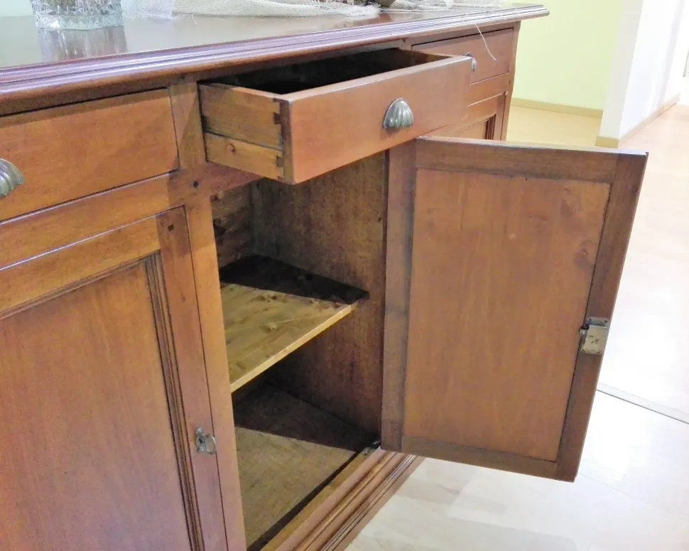 Mobile di Antiquariato in stile arte povera con un ribasso imperdibile