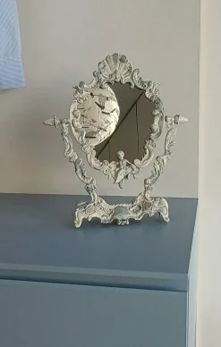 Mobile di Antiquariato in laccato con un ribasso esclusivo