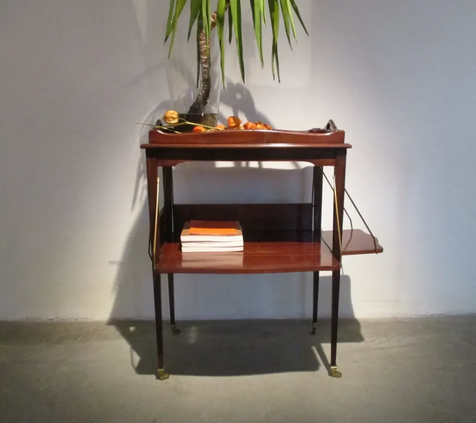 Mobile di Antiquariato in stile neoclassico con un ribasso del 50%