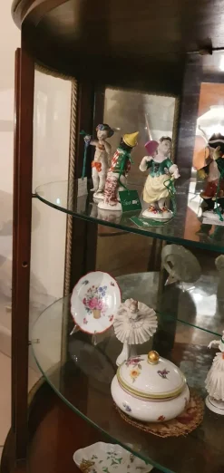 Mobile di Antiquariato in stile neoclassico Vetrinetta bassa in Offerta Outlet