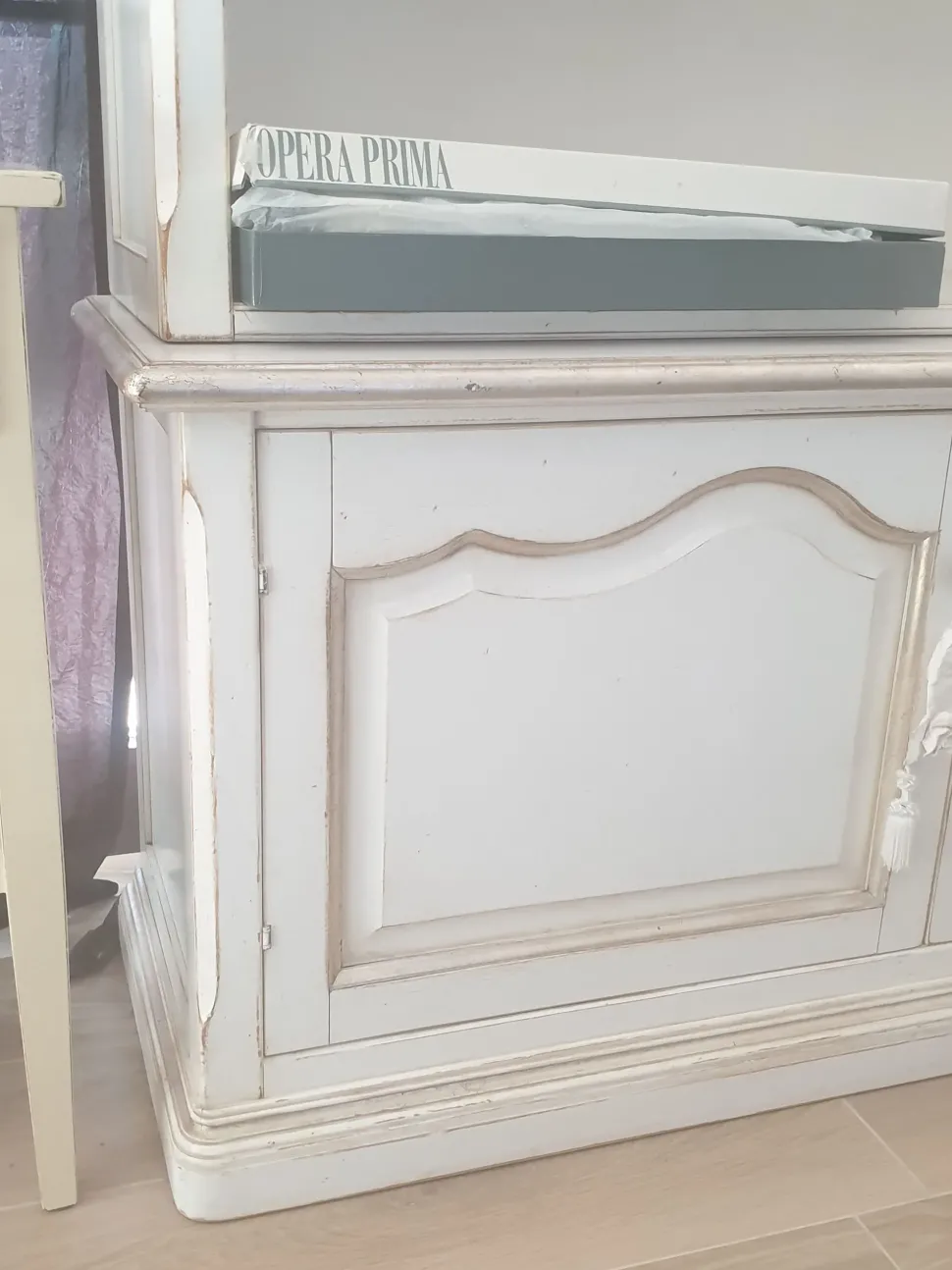 Mobile di antiquariato Libreria lacc, argento binco IN OFFERTA OUTLET