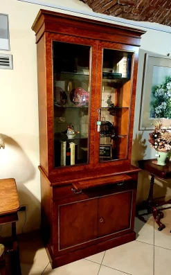 Mobile di antiquariato modello Vetrina provasi in radica di mirto in offerta