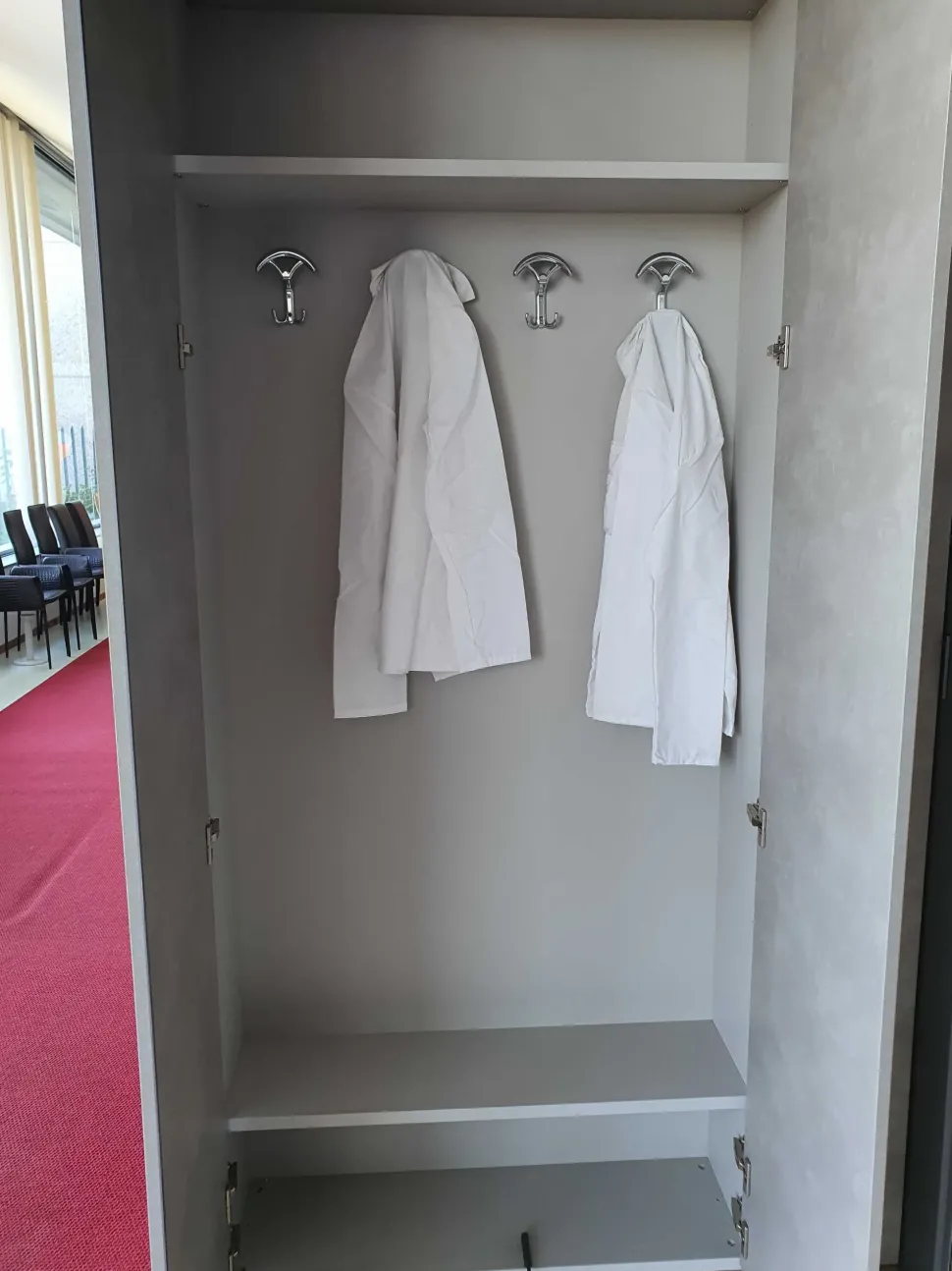 Mobile ingresso A terra modello Essential di Adok