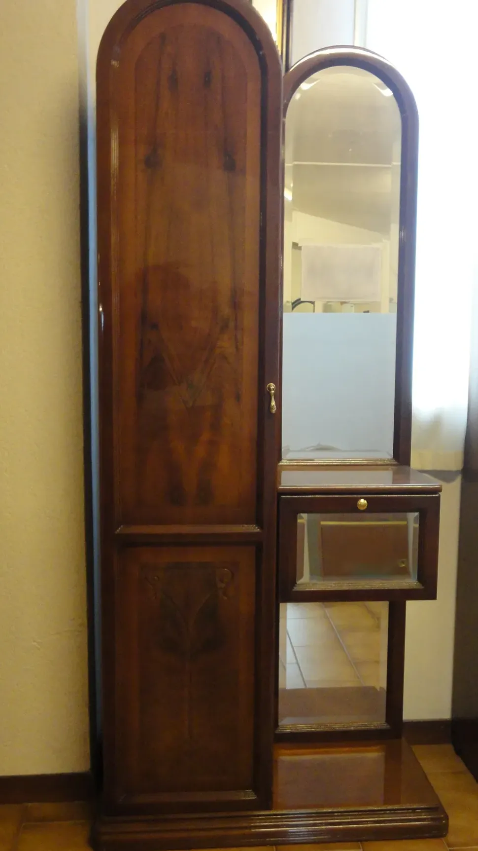 Mobile ingresso in arte povera scontato del -50%