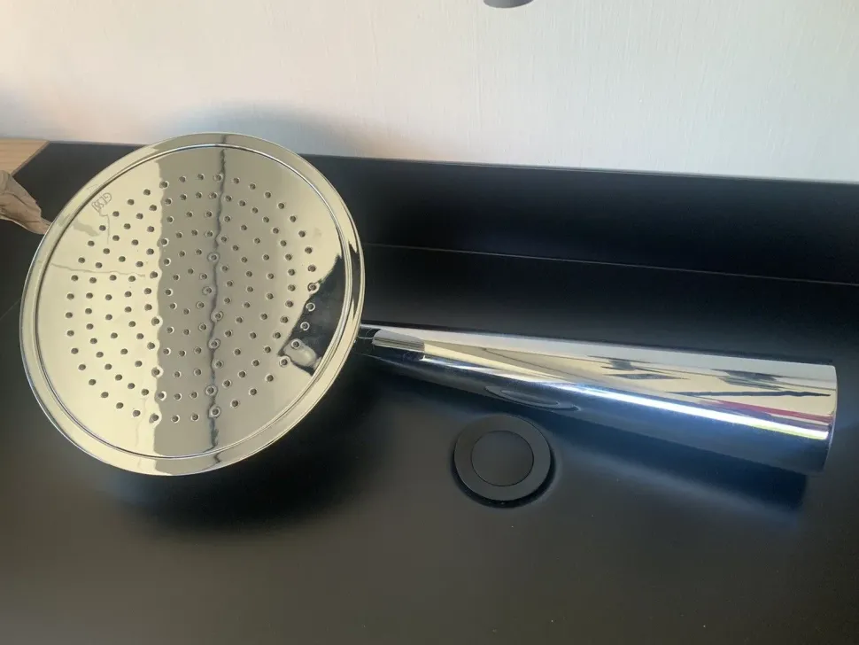 Mobile per il bagno Gessi Cono soffione anticalcare a parete, orientabile, finitura cromo 45151 031 completo di braccio doccia a prezzi outlet