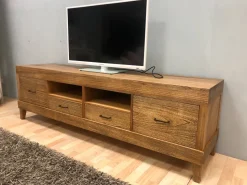 Mobile porta tv Frida di Artigianale con uno SCONTO IMPERDIBILE