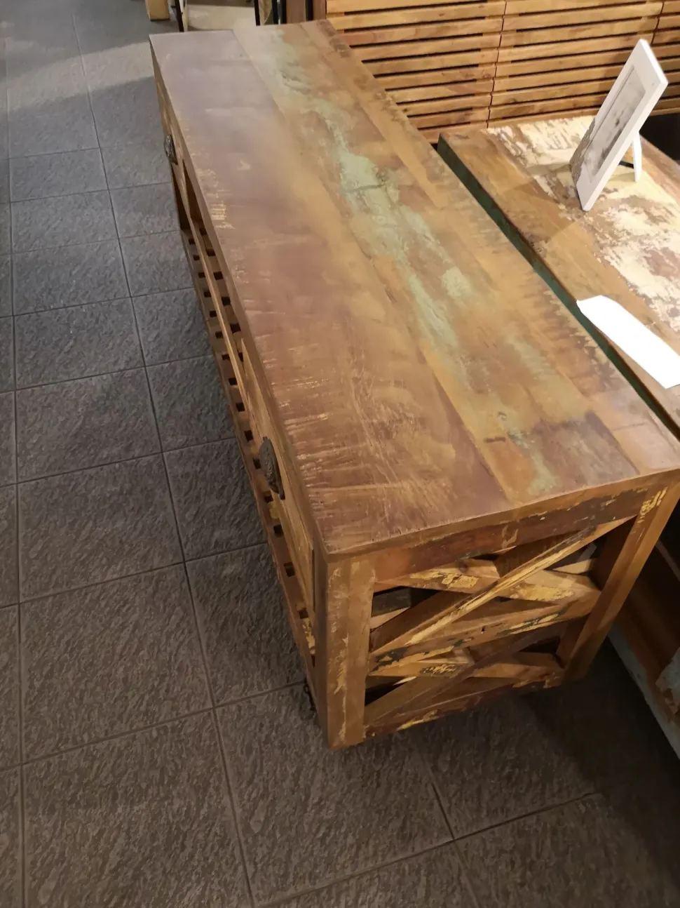 Mobile porta tv Mobile carrelo industrial portatv di Outlet etnico con uno SCONTO IMPERDIBILE