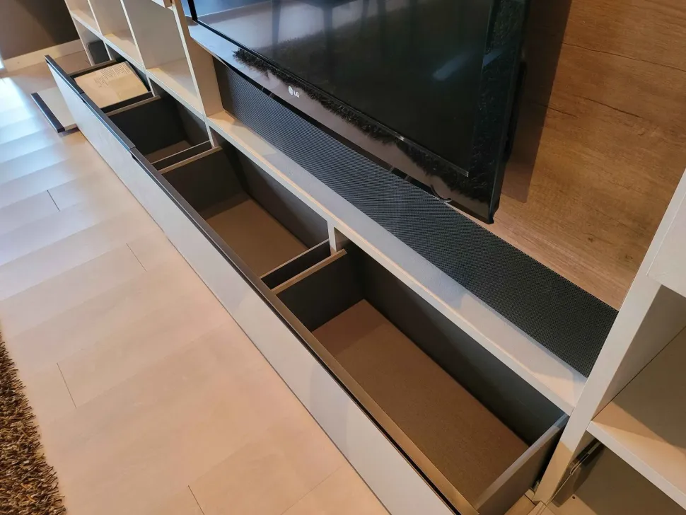 Mobile soggiorno modello Diagonal 2021 di Tomasella a PREZZI OUTLET