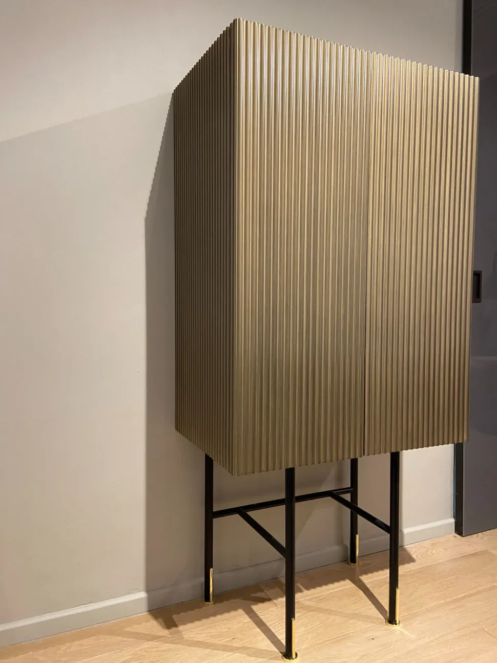 Mobile soggiorno modello Aero di Capo d'opera a PREZZI OUTLET