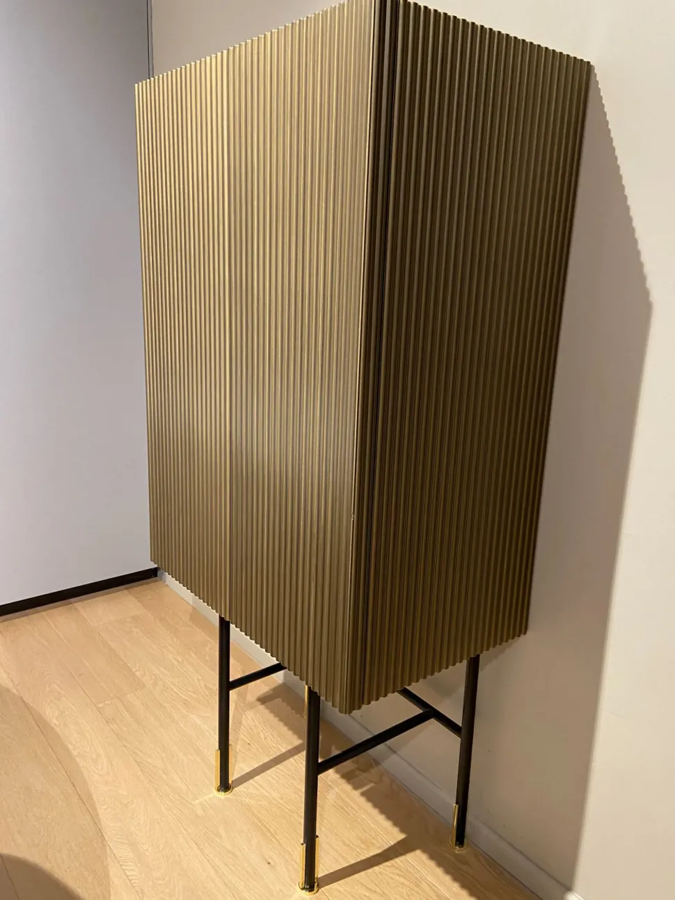 Mobile soggiorno modello Aero di Capo d'opera a PREZZI OUTLET