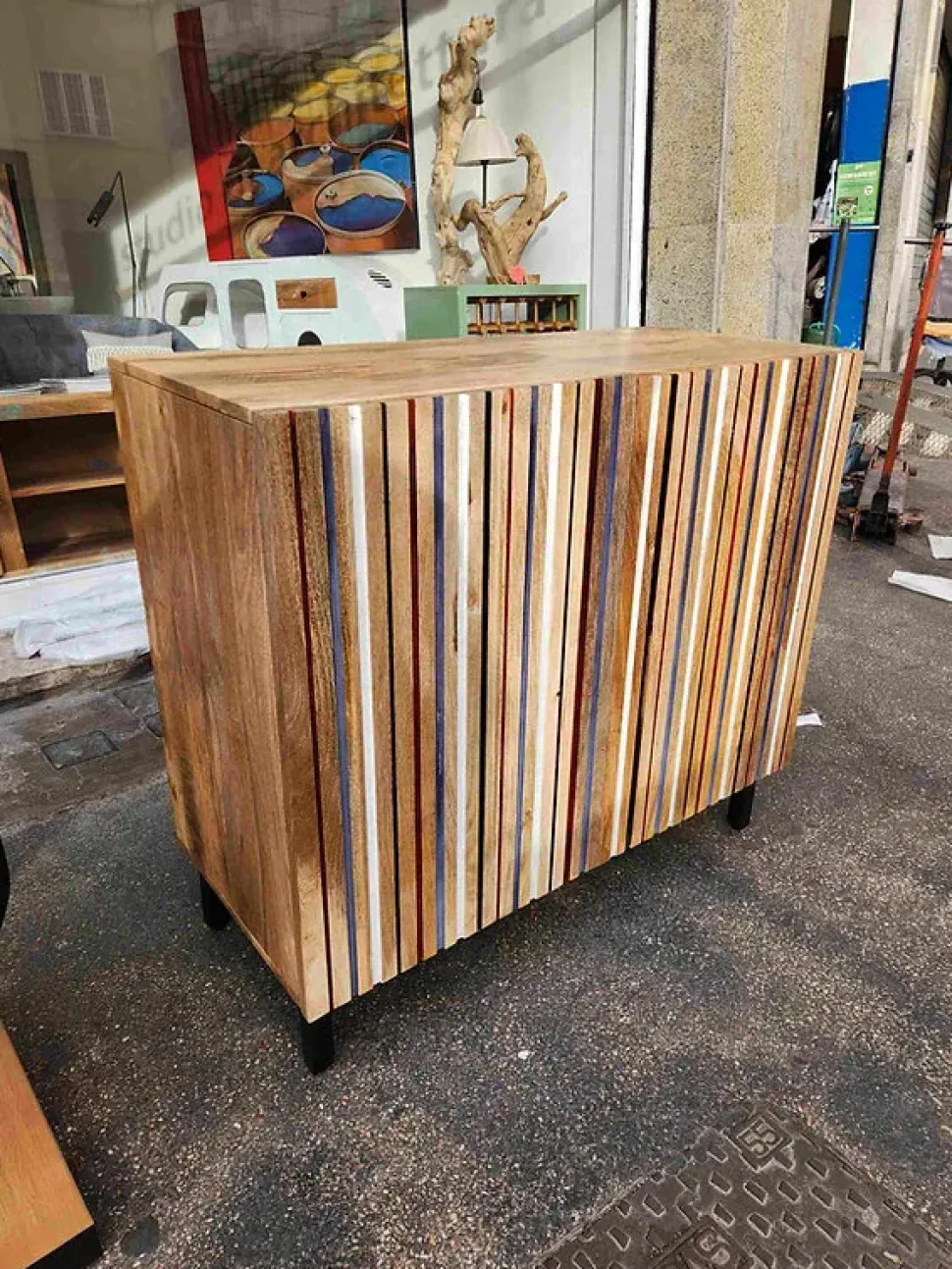 Mobile soggiorno modello Madia credenza line 2a di Outlet etnico a prezzo scontato