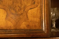 Mobile soggiorno modello Mobile sacrestia noce massello di Collezione esclusiva a PREZZI OUTLET