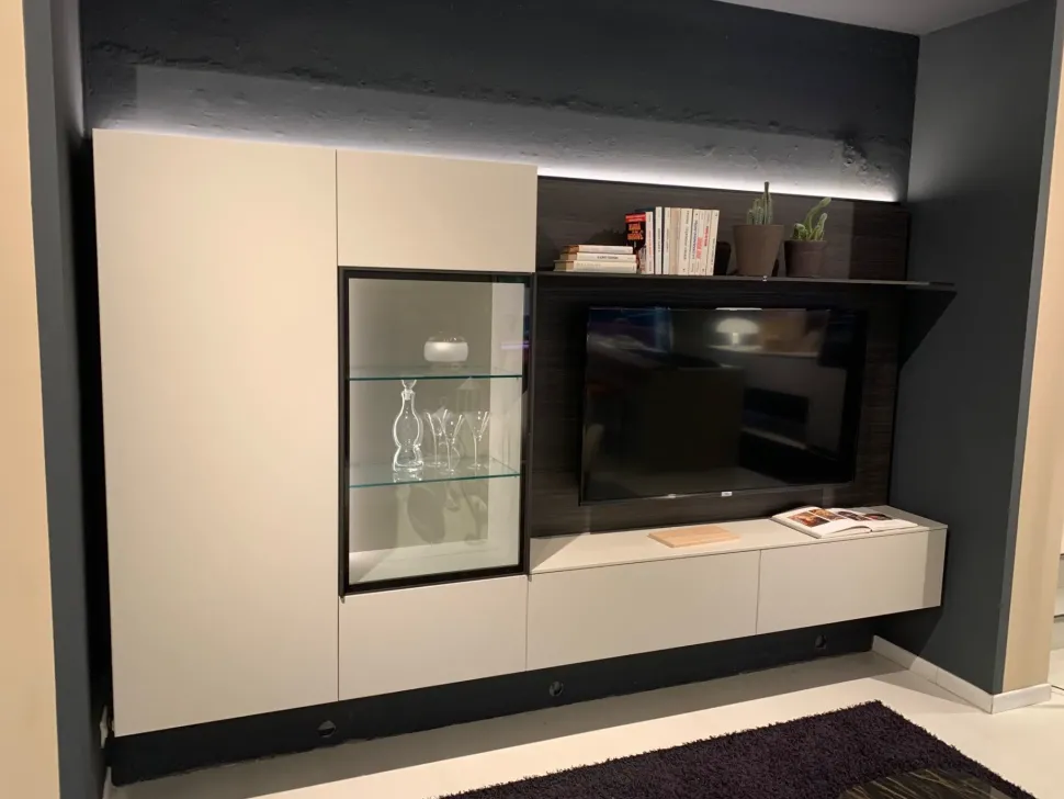 Mobile soggiorno modello Soggiorno vetrina brunito di Novamobili a PREZZI OUTLET