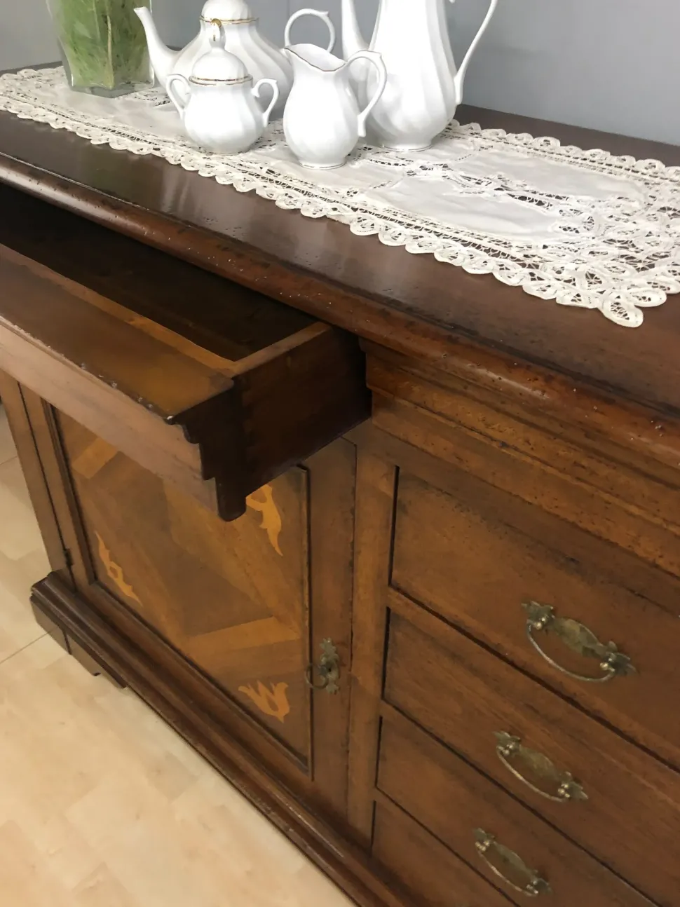 Offerta Outlet: Madia Intarsio Classica Artigianale, ideale per arredare interni!