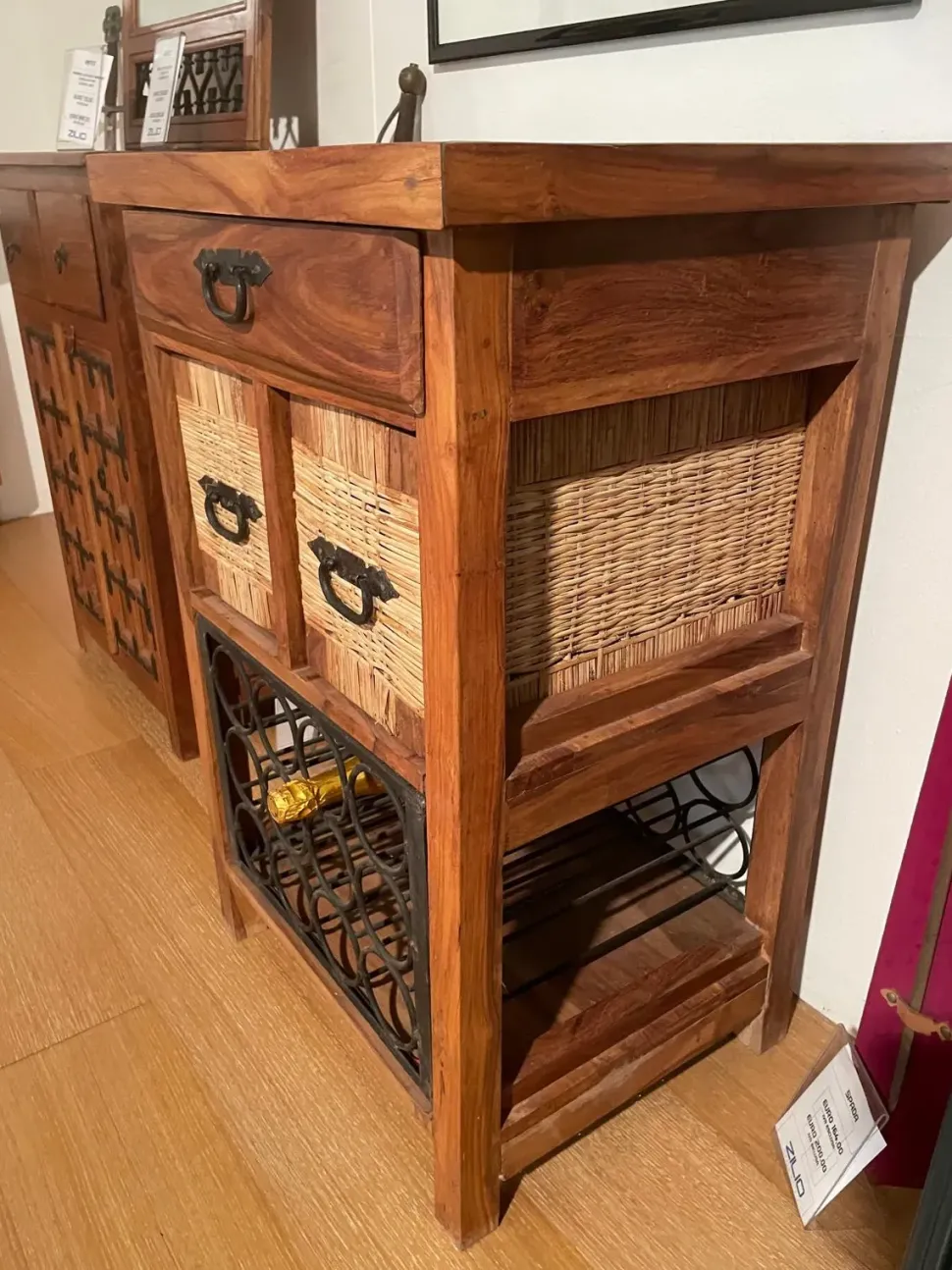 Oggettistica classica modello Antico di Artigianale scontata